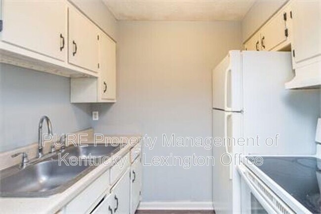 Primary Photo - 225 Landings Dr