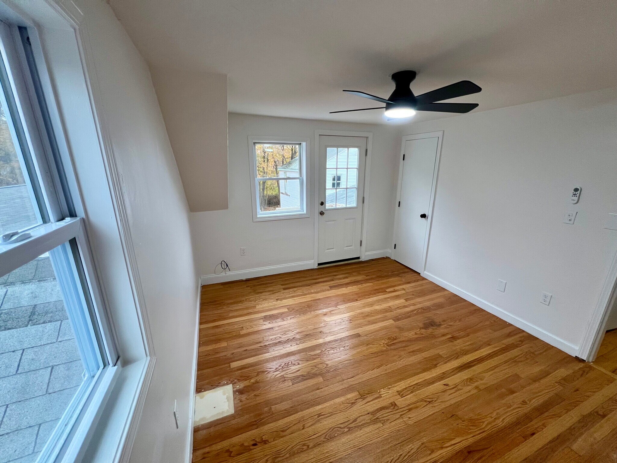 Building Photo - 40 Watch St