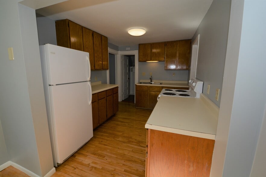Kitchen - 1100 15th Ave SE