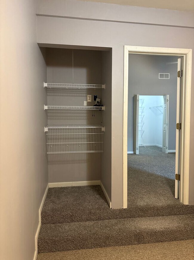 Building Photo - Your Dream Townhome Awaits