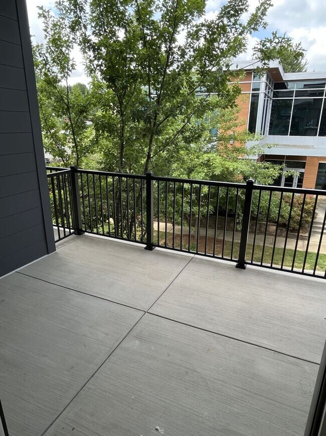 Building Photo - Brand New Corner Unit 2 Bed Condo in Corne...
