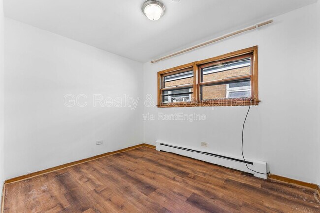 Building Photo - 2517 N Laramie Ave