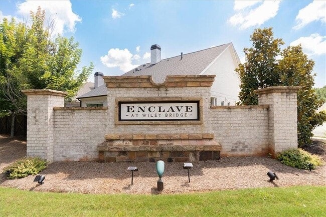 Building Photo - 123 Ivey Wy
