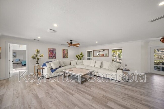 Building Photo - 8560 Heron Lagoon Cir