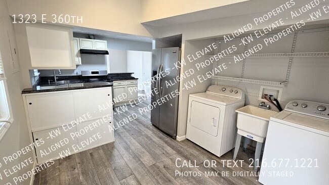 Building Photo - 1323 E 360th-