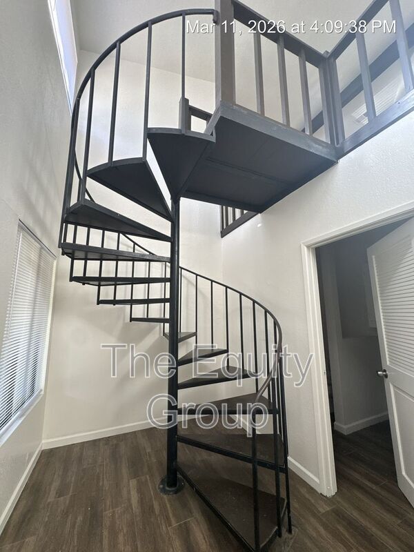 Building Photo - 1942 E Woodsville Ct