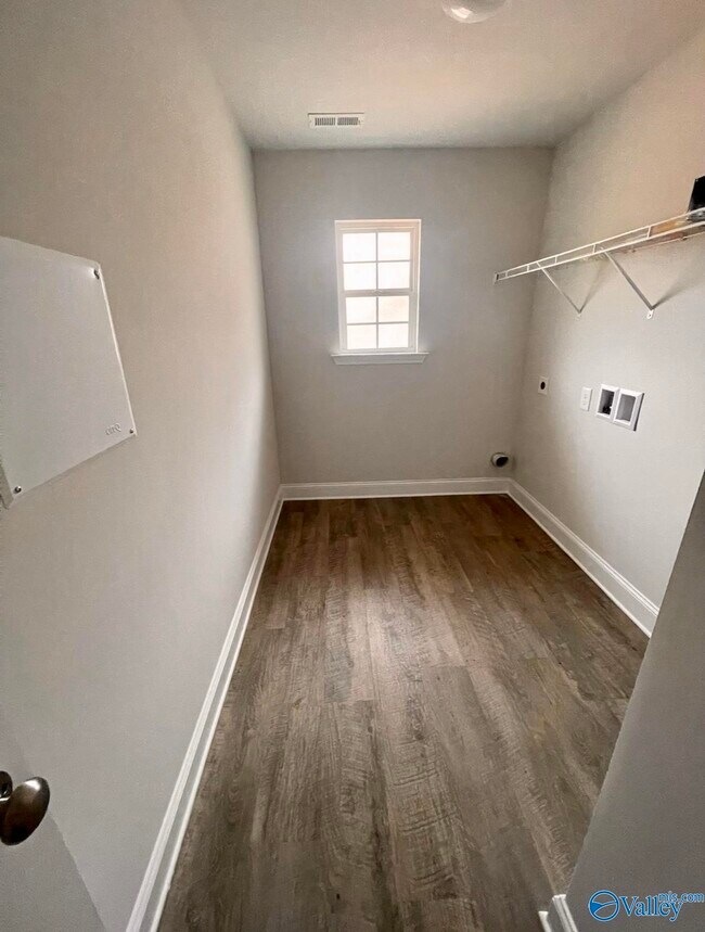 Building Photo - 272 Abercorn Dr