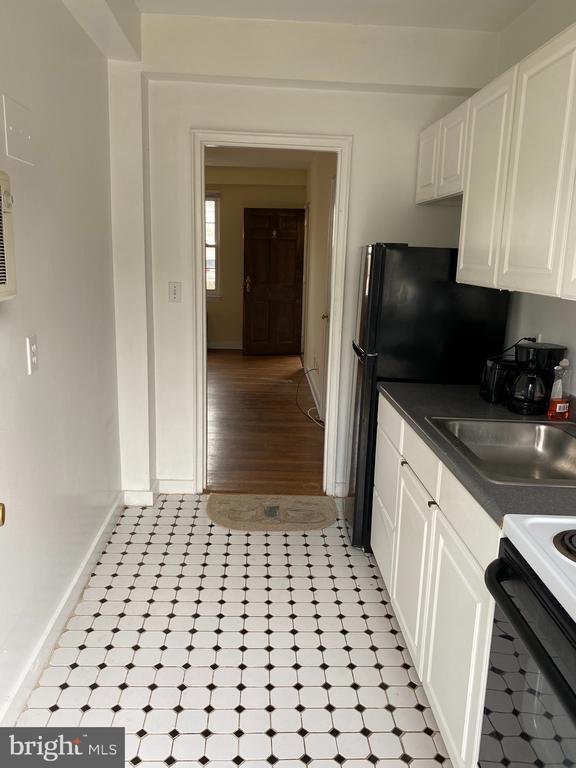 Building Photo - 203 E Glebe Rd