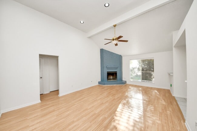 Building Photo - 3611 Bee Bayou Ln