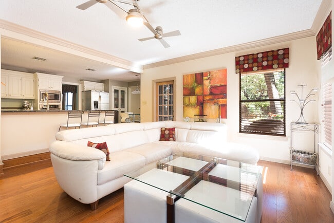 Building Photo - Beautiful 4 bedroom home in the Deerfield Subdivision