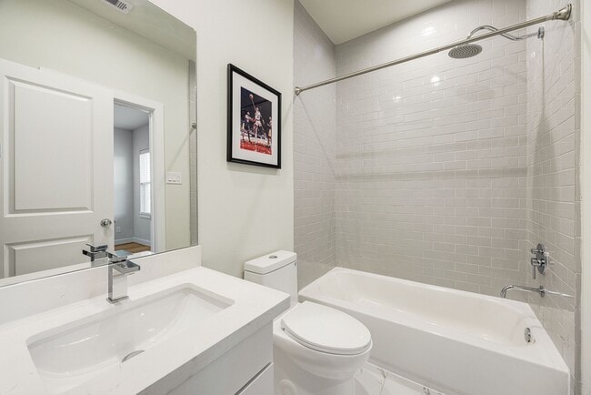 Building Photo - 6302 Chelsea Falls Ln