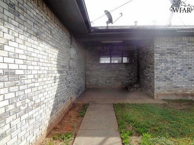 Building Photo - 4626 Cypress Ave