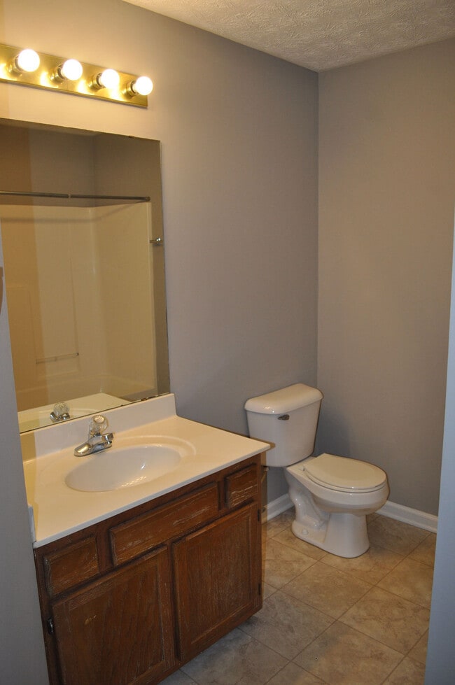 Building Photo - 2024 Stonehenge Ave