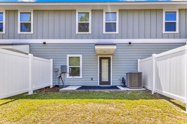 Building Photo - 12276 Frazier Ln
