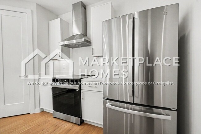 Building Photo - 5 Taverly Dr