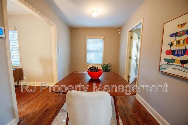 Building Photo - 41 S Fenwick Rd