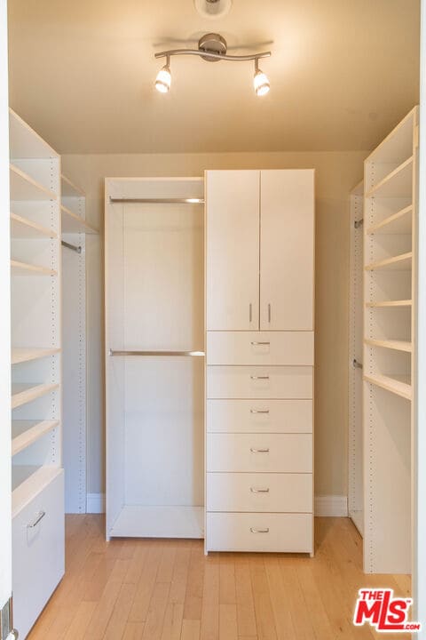 Building Photo - 480 N Robinwood Dr