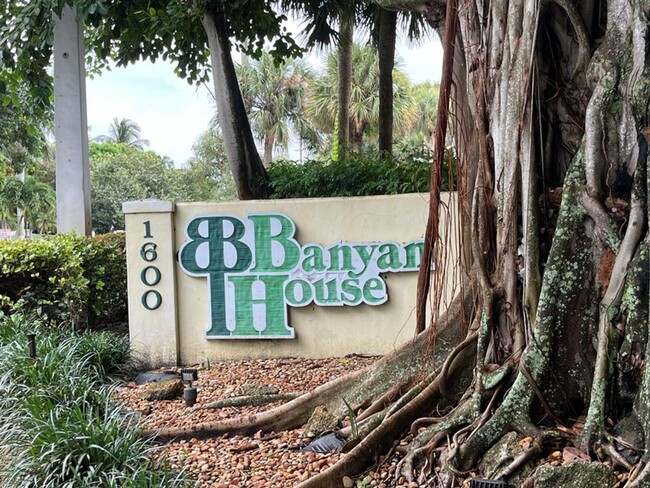 Building Photo - Banyan House Winter 2025 Rental