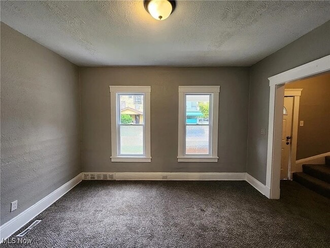 Building Photo - 1138 E 114th St