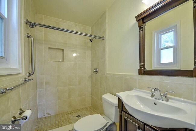 Building Photo - 4503 Gretna St