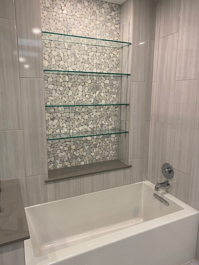 Building Photo - Wonderfully Remodeled Duplex Near River Cr...