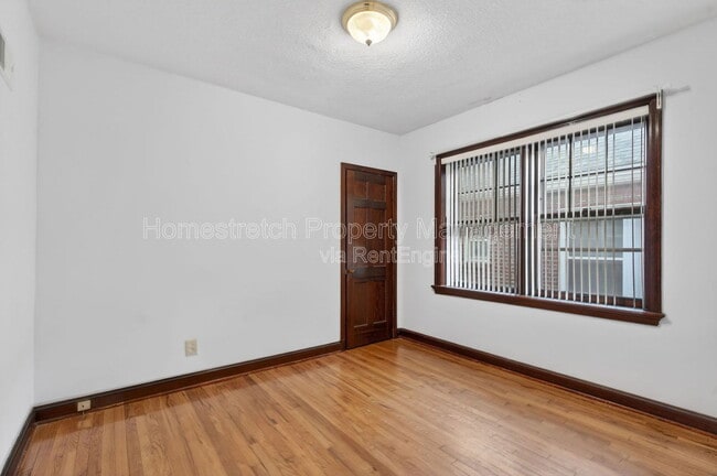 Building Photo - 3155 Hampton Ave