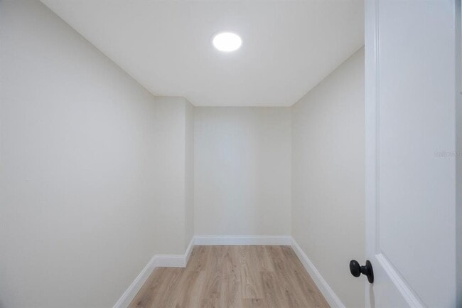 Building Photo - 7400 Sun Island Dr S