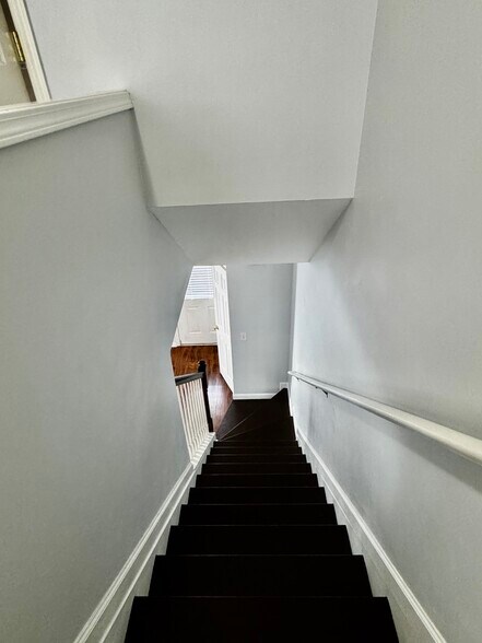 Stair - 2200 Kilmington Sq