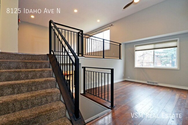 Building Photo - 50% Off January Rent! Modern 4-Bed Home wi...