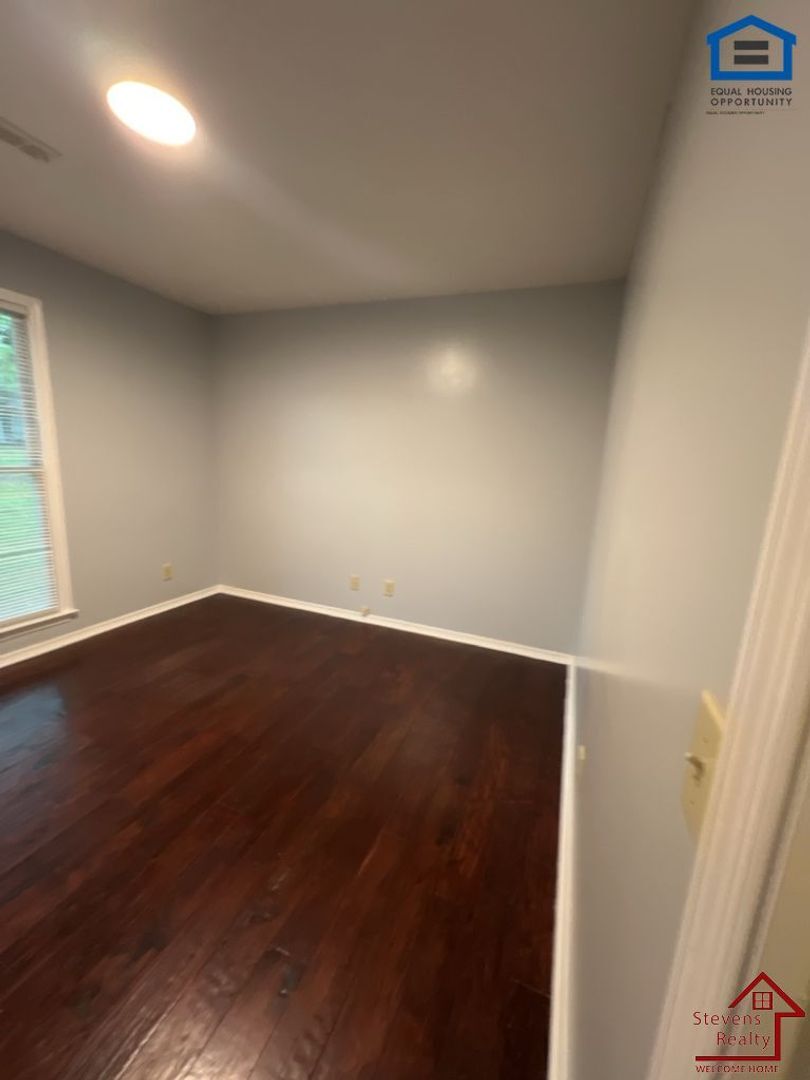 Building Photo - 1155 Carol Ln