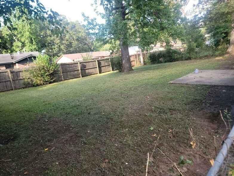 Building Photo - 1115 Ray Rd