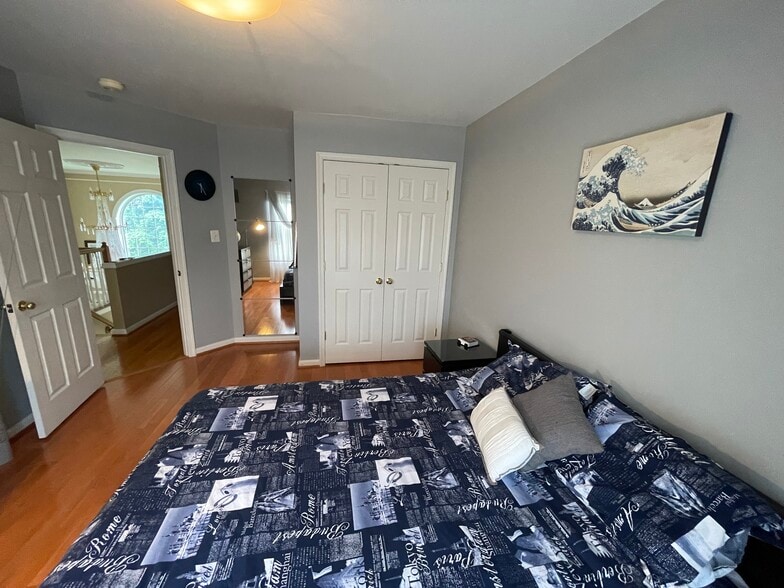 Building Photo - 6615 Schurtz St