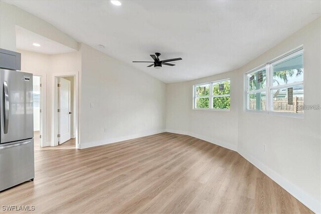 Building Photo - 190 Tarpon Rd