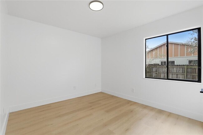 Building Photo - 640 Macduff Ln