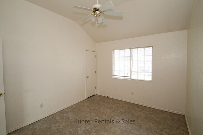 Building Photo - Perfect Two-Bedroom!