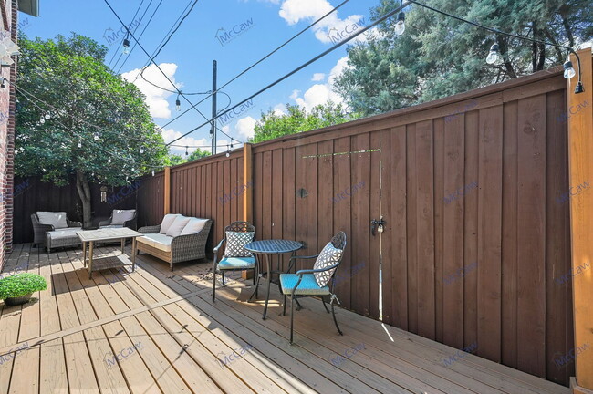 Building Photo - 5211 Mission Ave