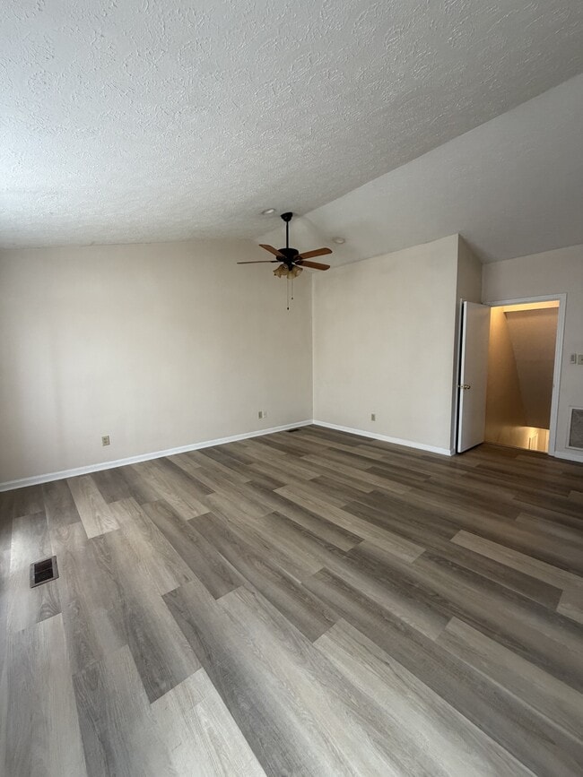 Building Photo - 311 Leisure Lake Dr