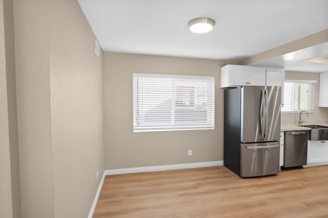 Building Photo - 989 W Imperial Hwy