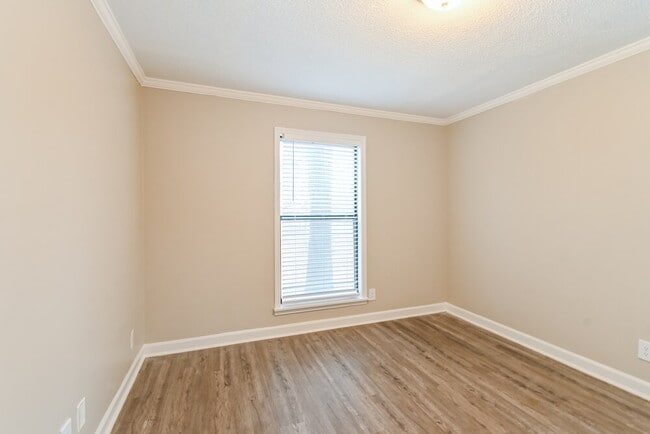 Building Photo - 5481 Raleigh Lagrange Rd