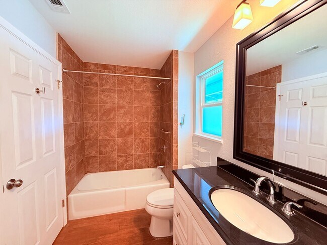 Building Photo - Beaver Trail (914)