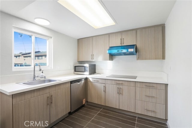 Building Photo - 112 N Primrose Ave