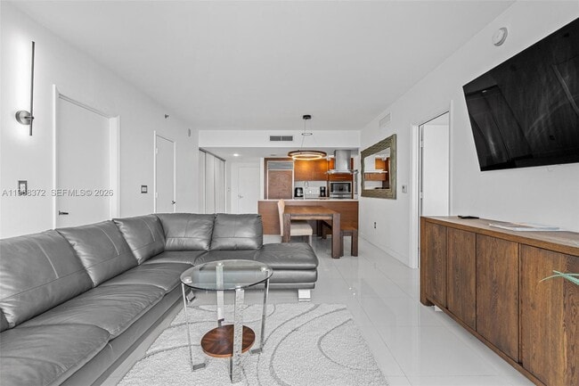 Building Photo - 495 Brickell Ave