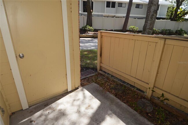 Building Photo - 8702 Mallard Reserve Dr