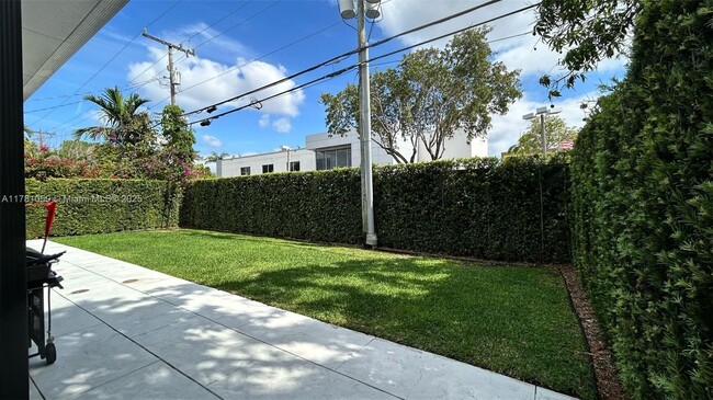 Building Photo - 3362 SW 7th St