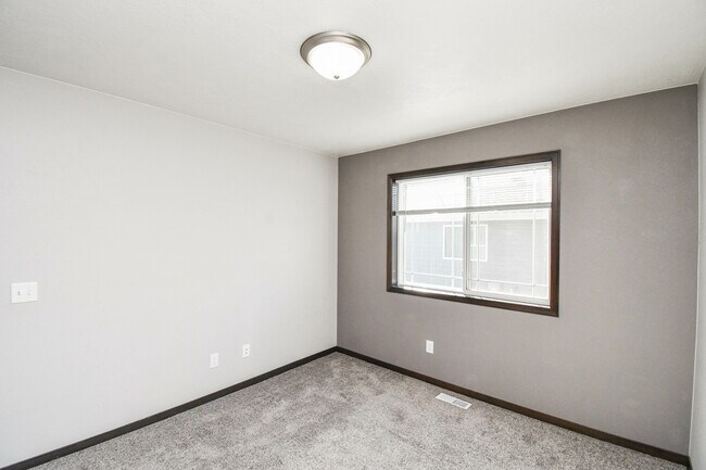 Building Photo - 3616 S Outfield Cir