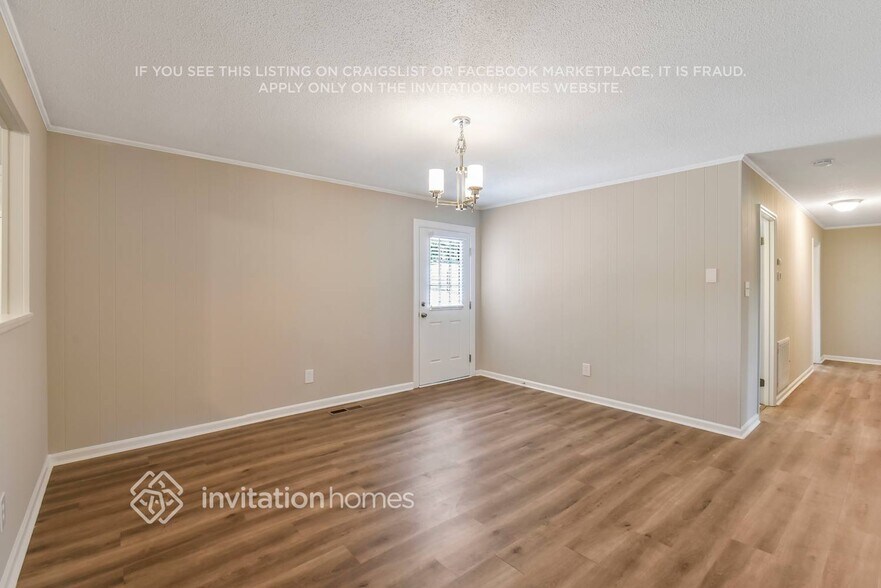 Building Photo - 1824 Hollandale Dr
