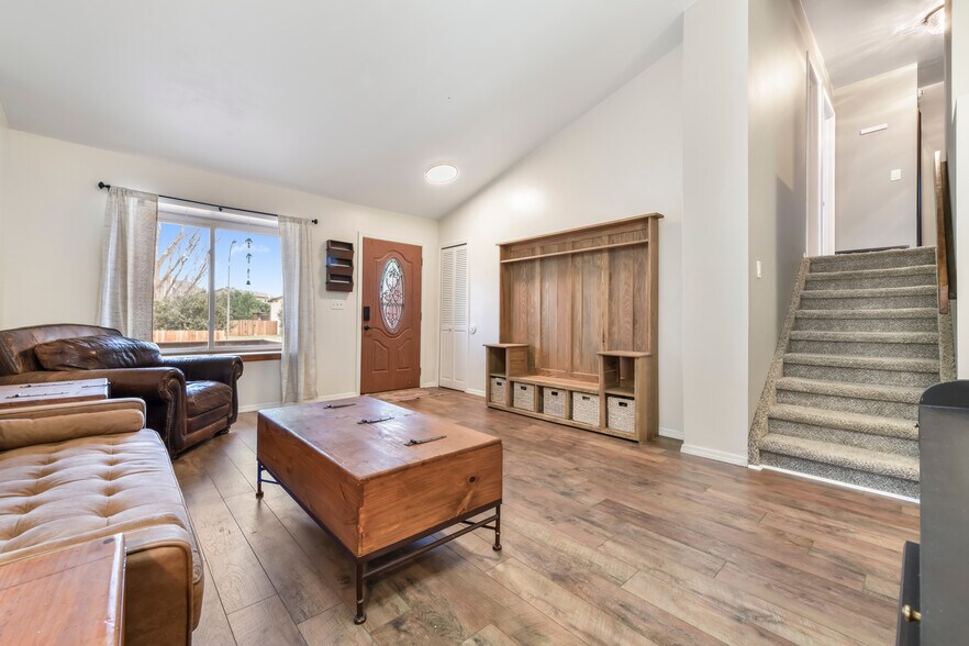 Building Photo - 1024 Bromefield Dr
