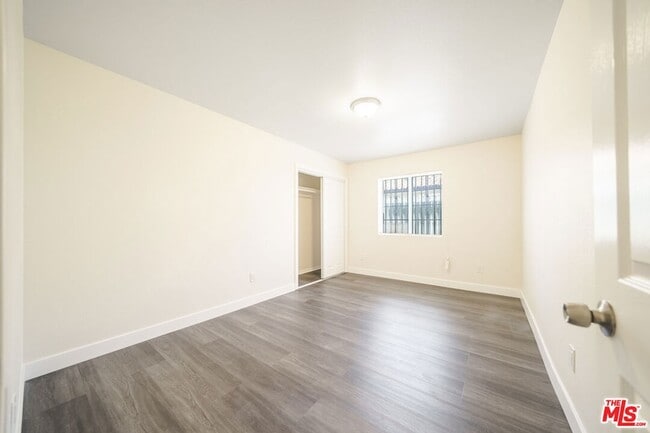 Building Photo - 10376 Wilmington Ave