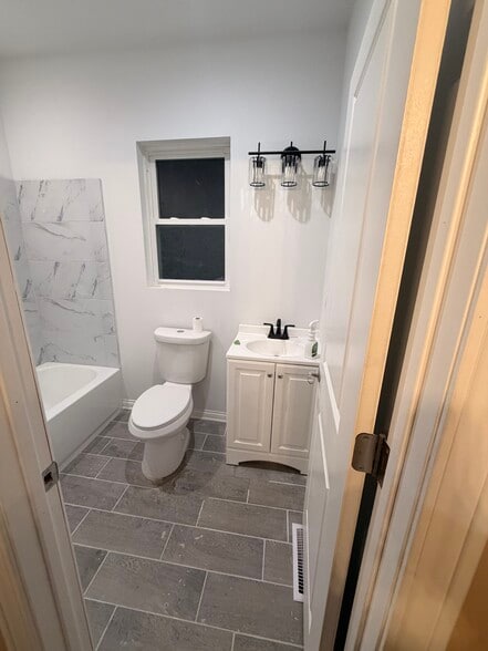 Building Photo - 6741 S Bishop St