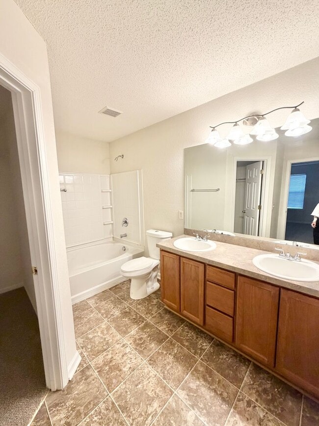 Building Photo - Quiet Cul De Sac Rental